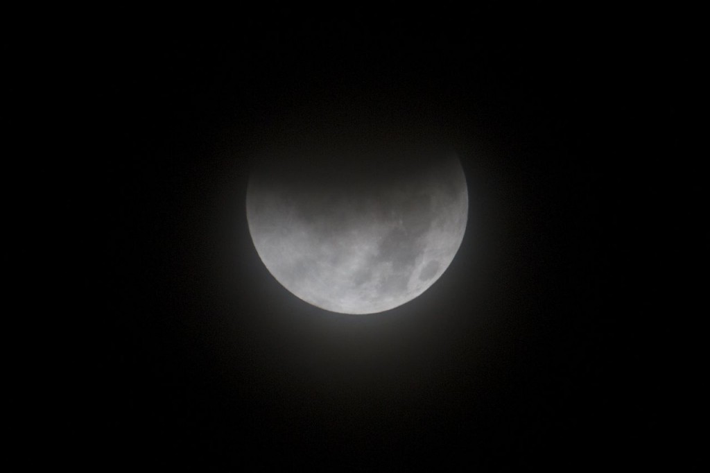 Lunar Eclipse, 10 Dec. 2011, 5.15 PST Photo:Tim Jones
