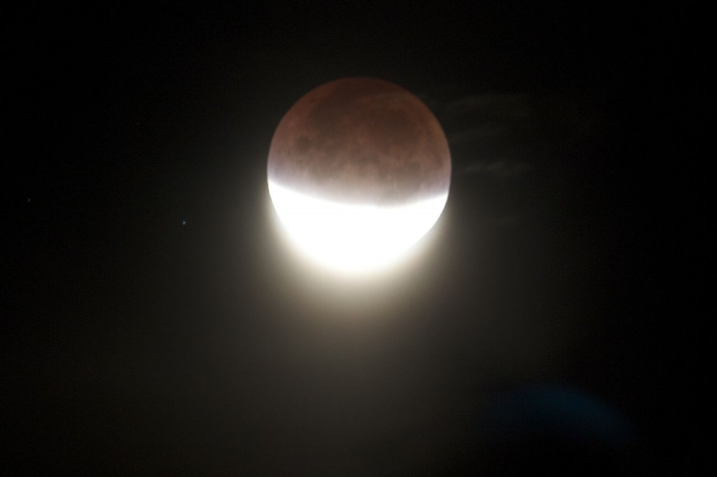 Lunar Eclipse, 10th December 2011, 5.40 PST from Los Angeles (Photo:Tim Jones)