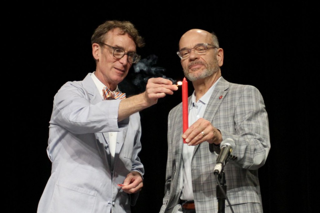 Bill Nye and Robert Picardo do science (Photo: Tim Jones)