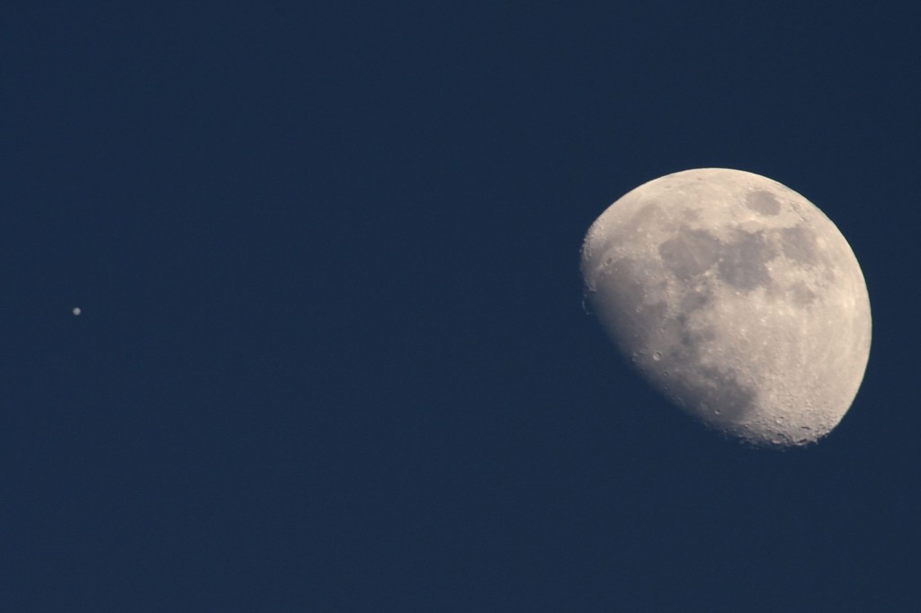Moon with Jupiter 17:00 (PST) Los Angeles