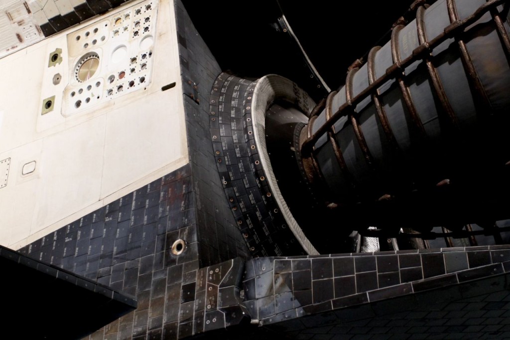 RS-25 Space Shuttle Main Engines (SSME), Gimbal area. ©Tim Jones